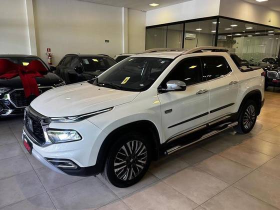 FIAT TORO 2.0 16V TURBO DIESEL RANCH 4WD AT9 FIAT TORO 2.0 16V TURBO DIESEL RANCH 4WD AT9